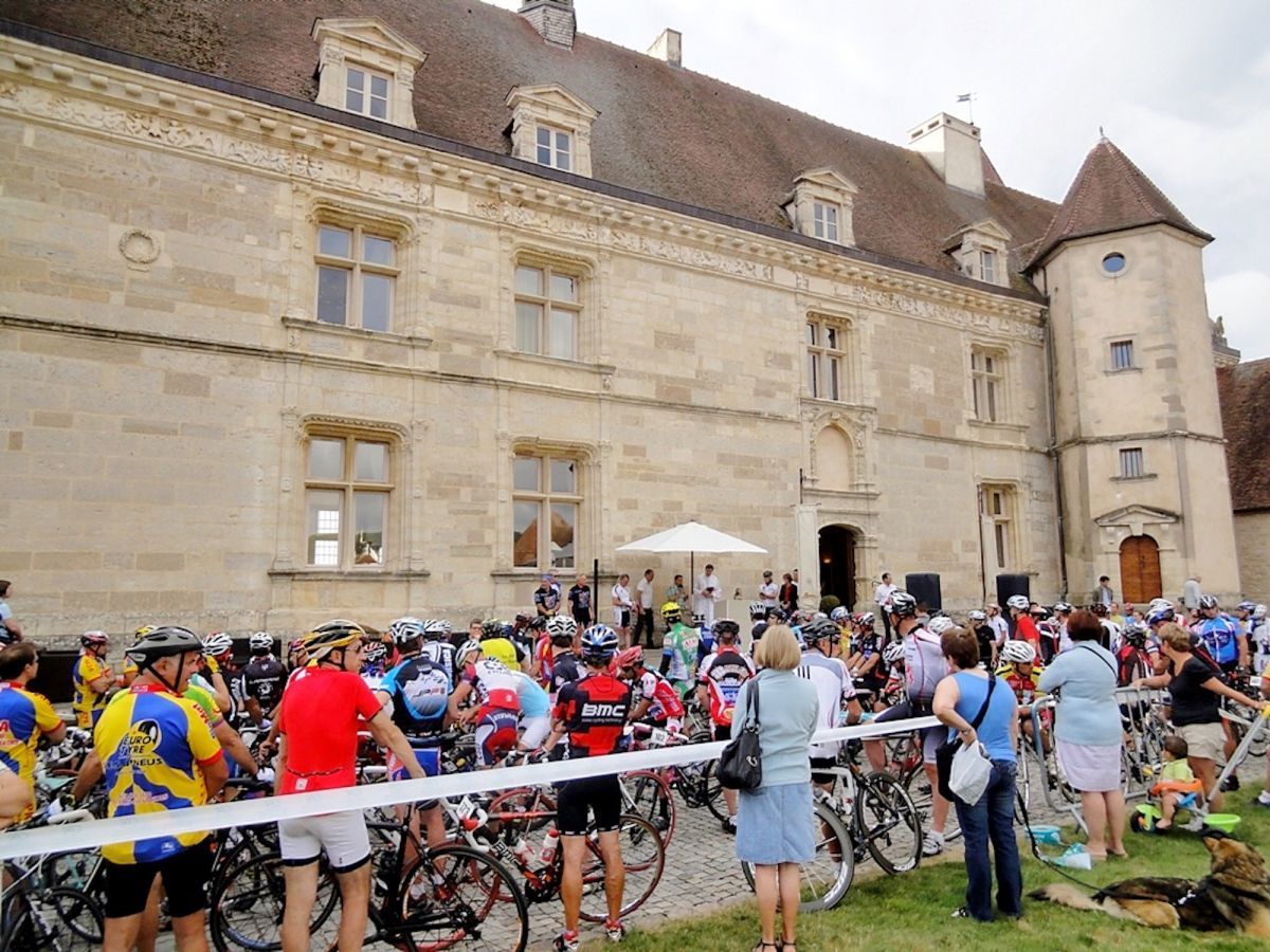 Hôtel Golf Château de Chailly -  Course à vélo pour la paix